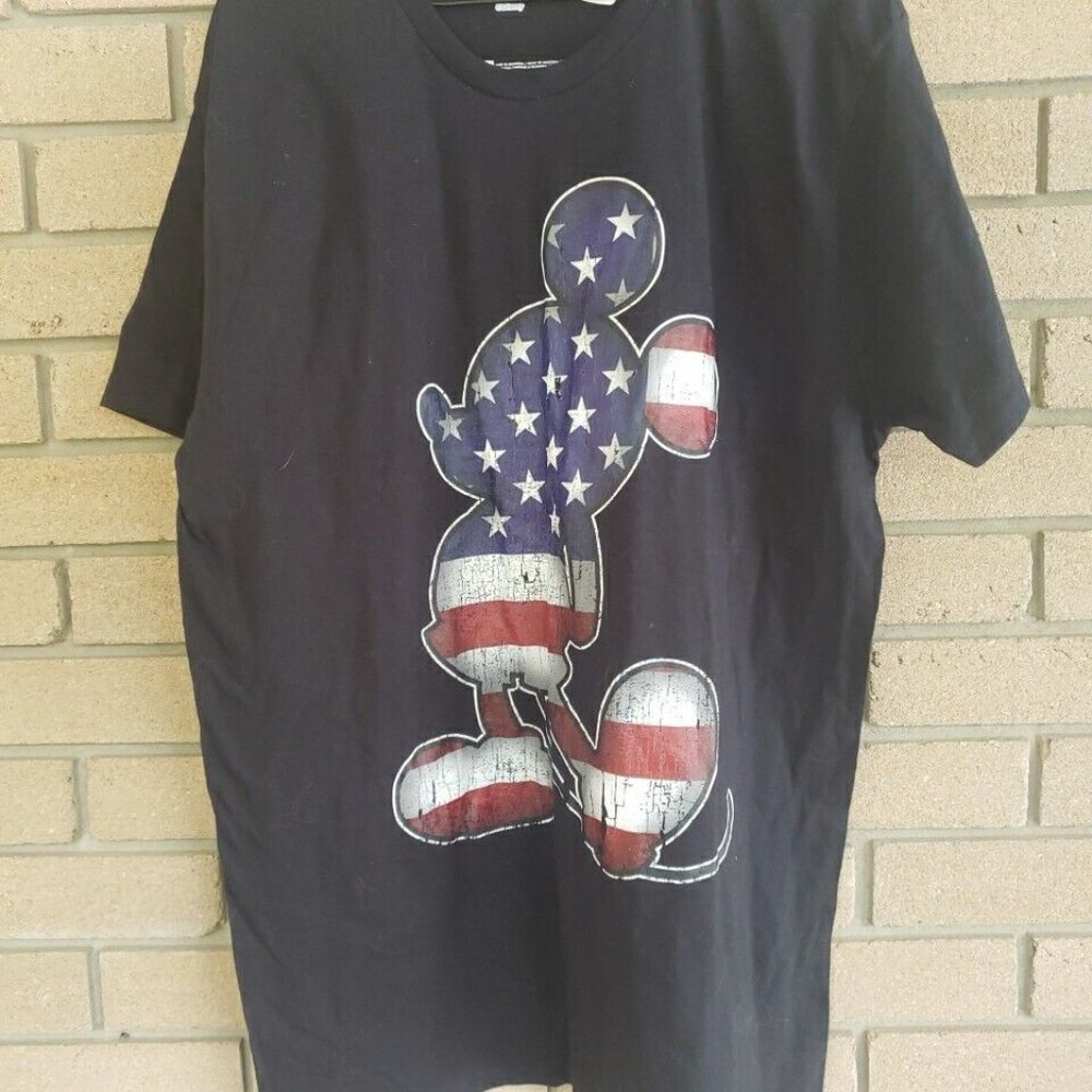 Black Disney USA Micky Mouse T-Shirt Size: Large